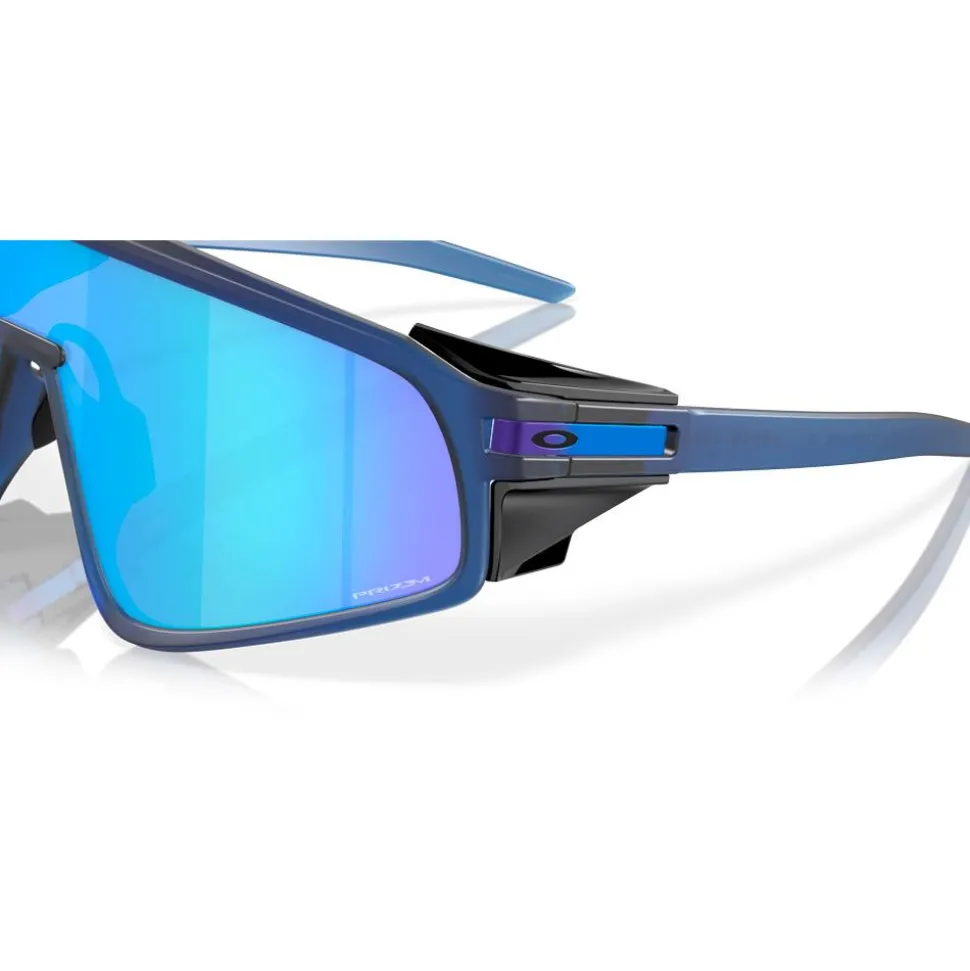 Lunettes de soleil Oakley Latch Panel Matte Trans Navy Prizm Sapphire