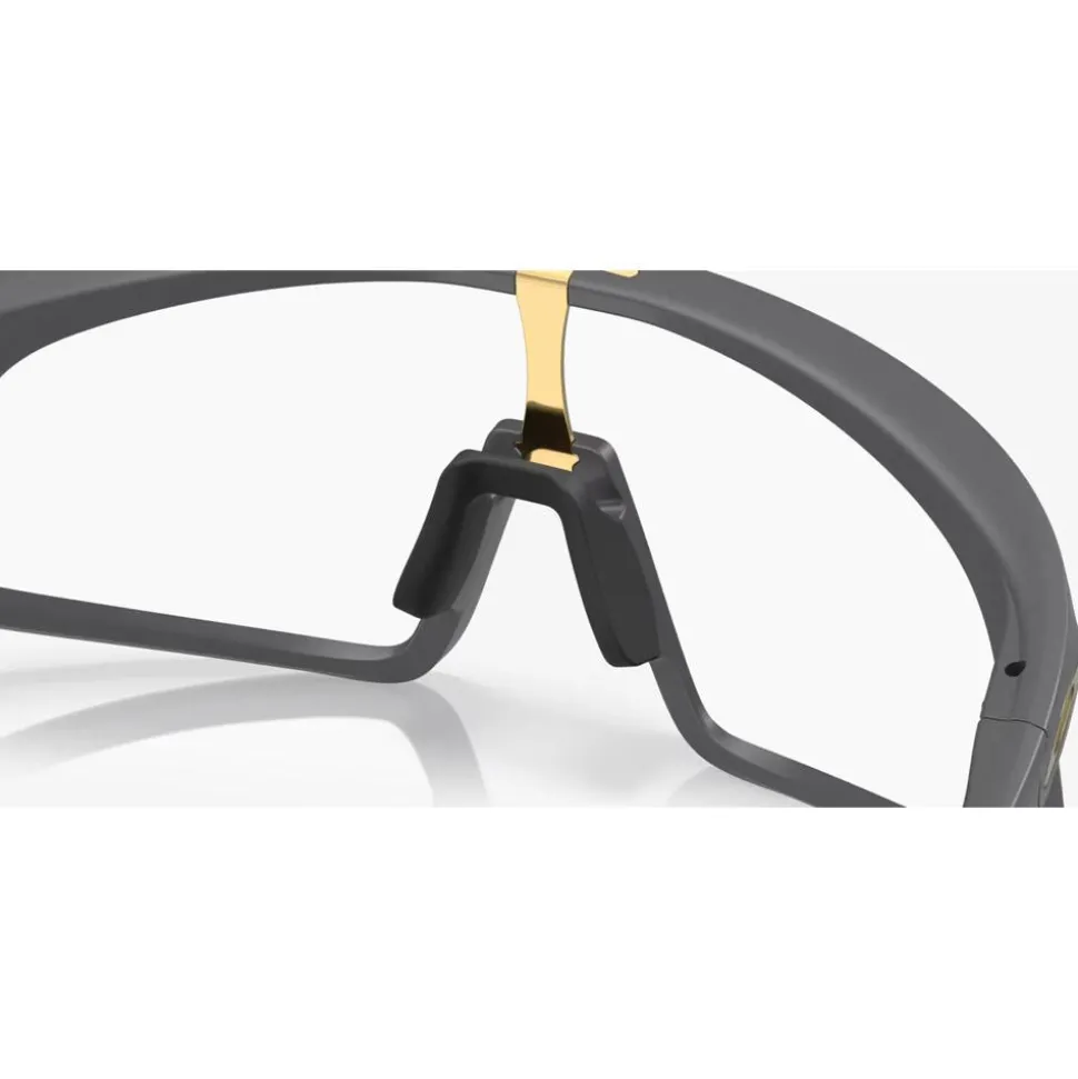 Lunettes de soleil Oakley Rslv Matte Carbon Photochromic