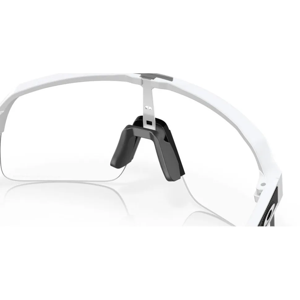 Lunettes de soleil Oakley Sutro Lite Matte White Clear to Black Iridium Photochromic
